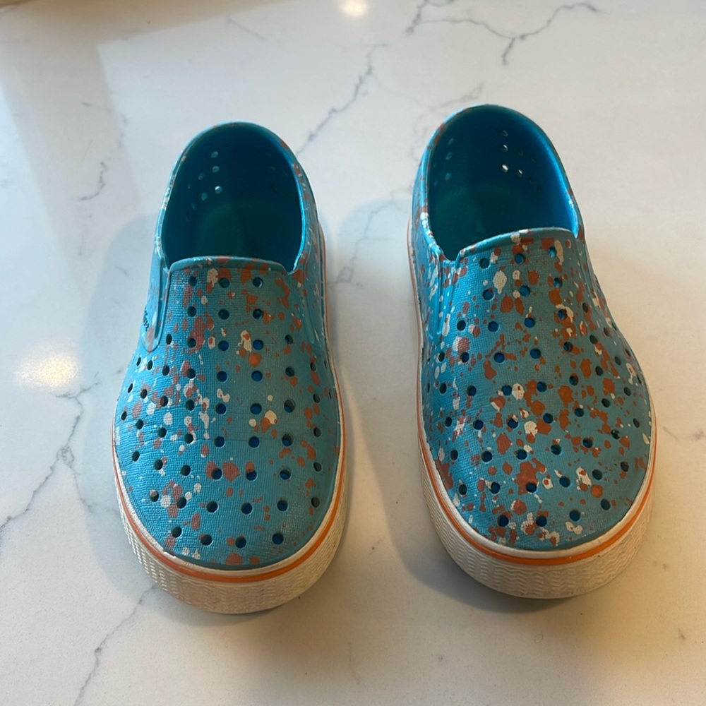 Native slip on shoes, size C11